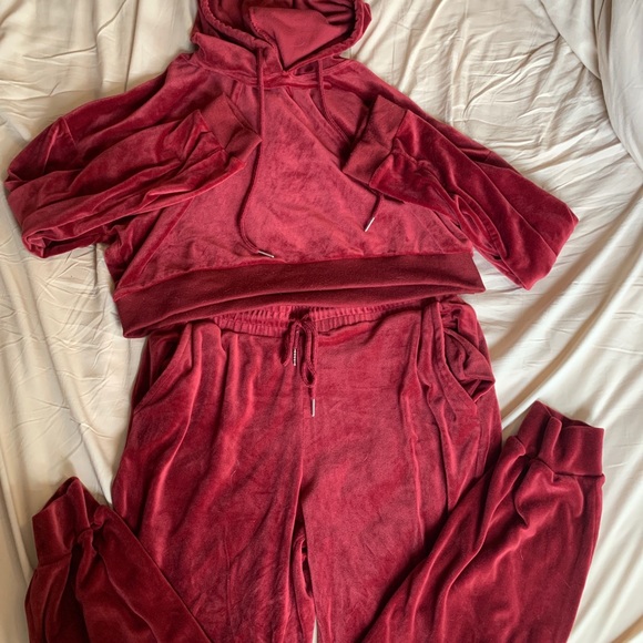 Velvet burgundy loungewear set - Picture 2 of 6